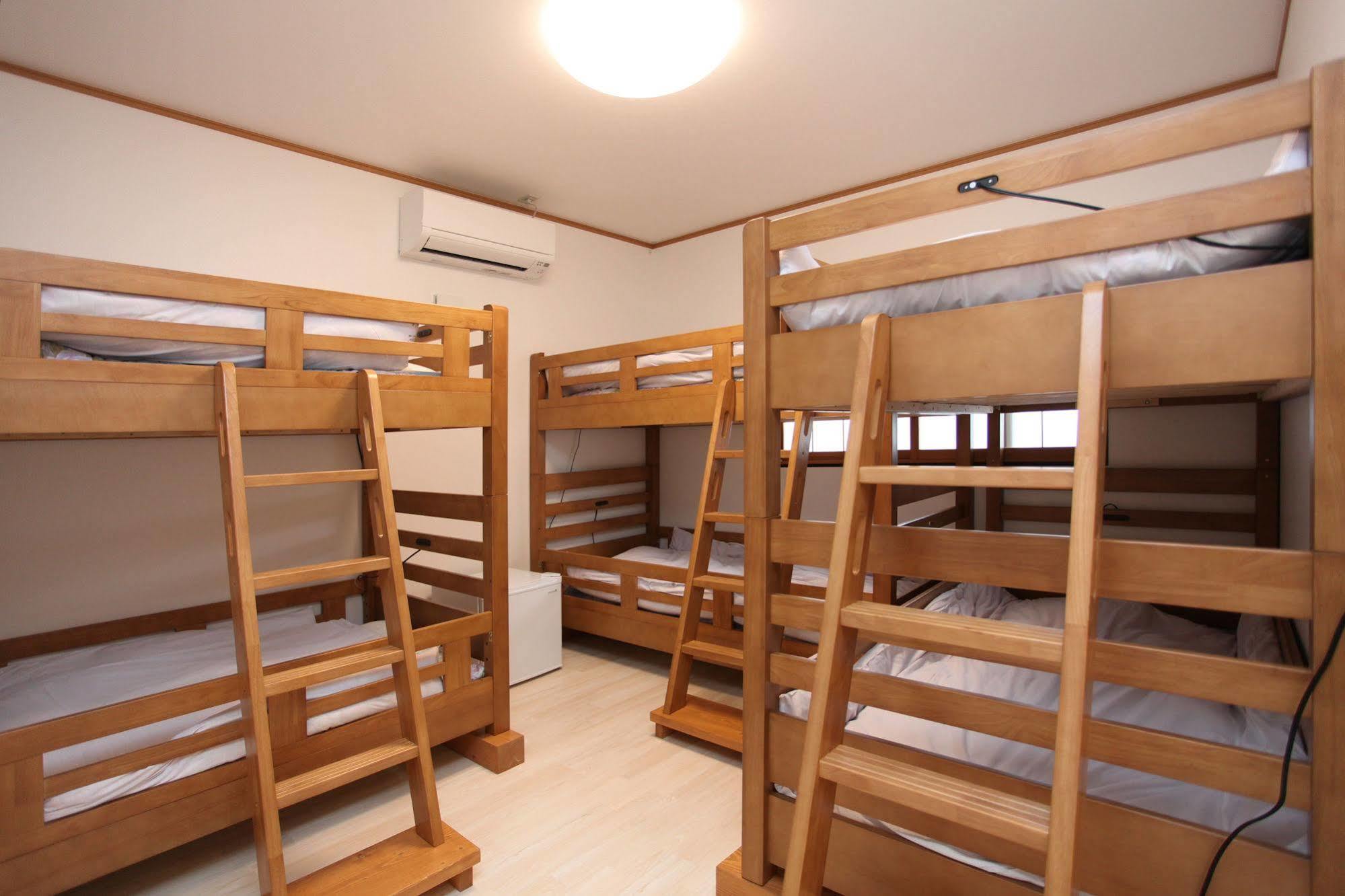 Fujiyama Base Bed & Breakfast Fujiyoshida Dış mekan fotoğraf